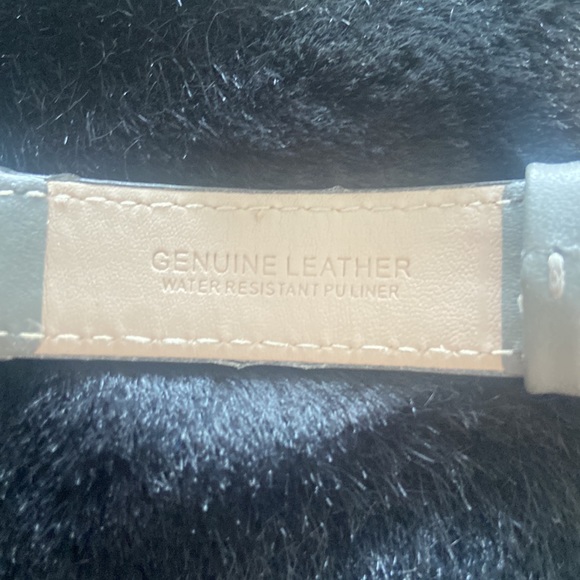 Ladies Watch. Grey colour band and rose coloured watch face - Picture 3 of 3